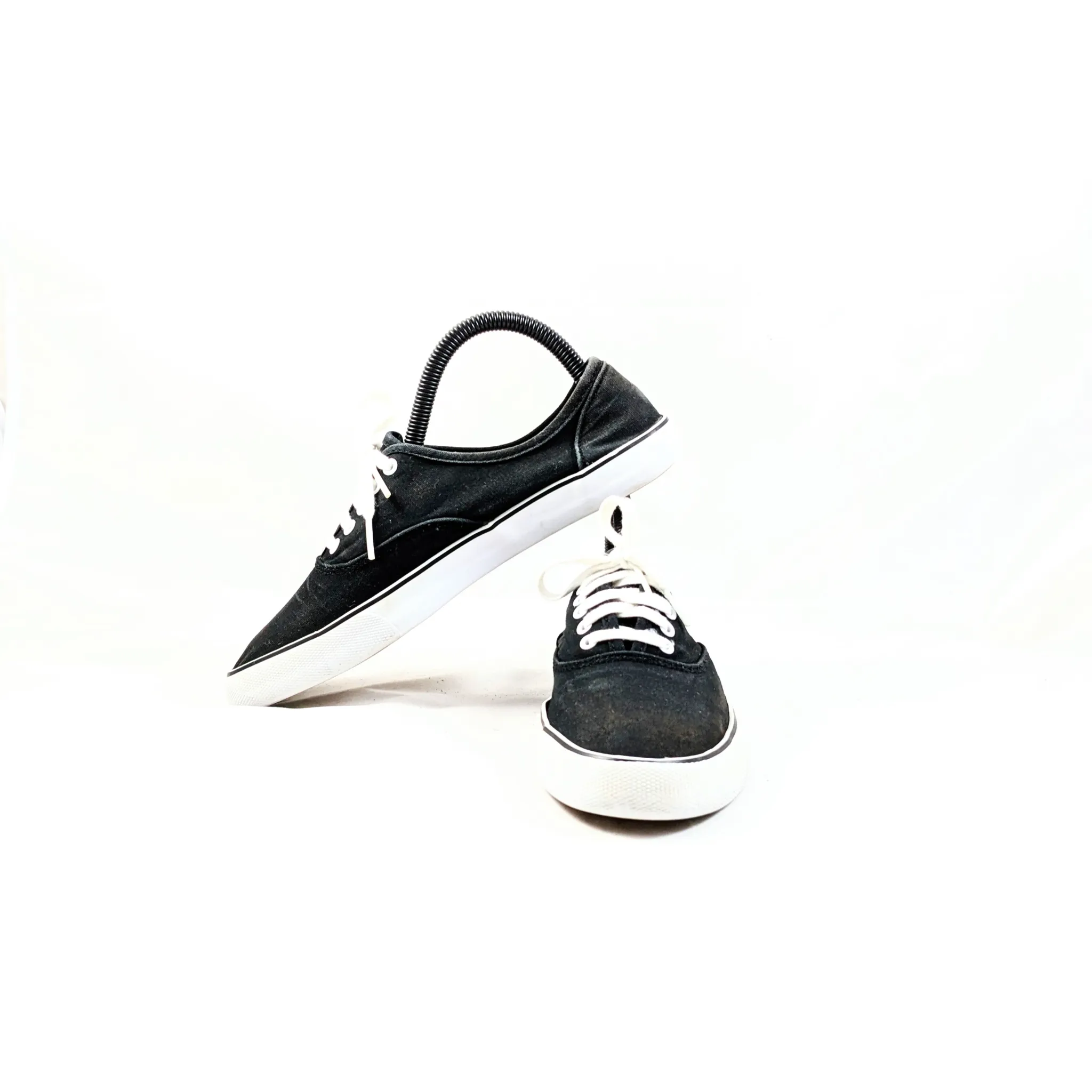 a.new.day  Preloved Black Sneakers