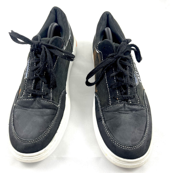 VNCE Black Sneakers