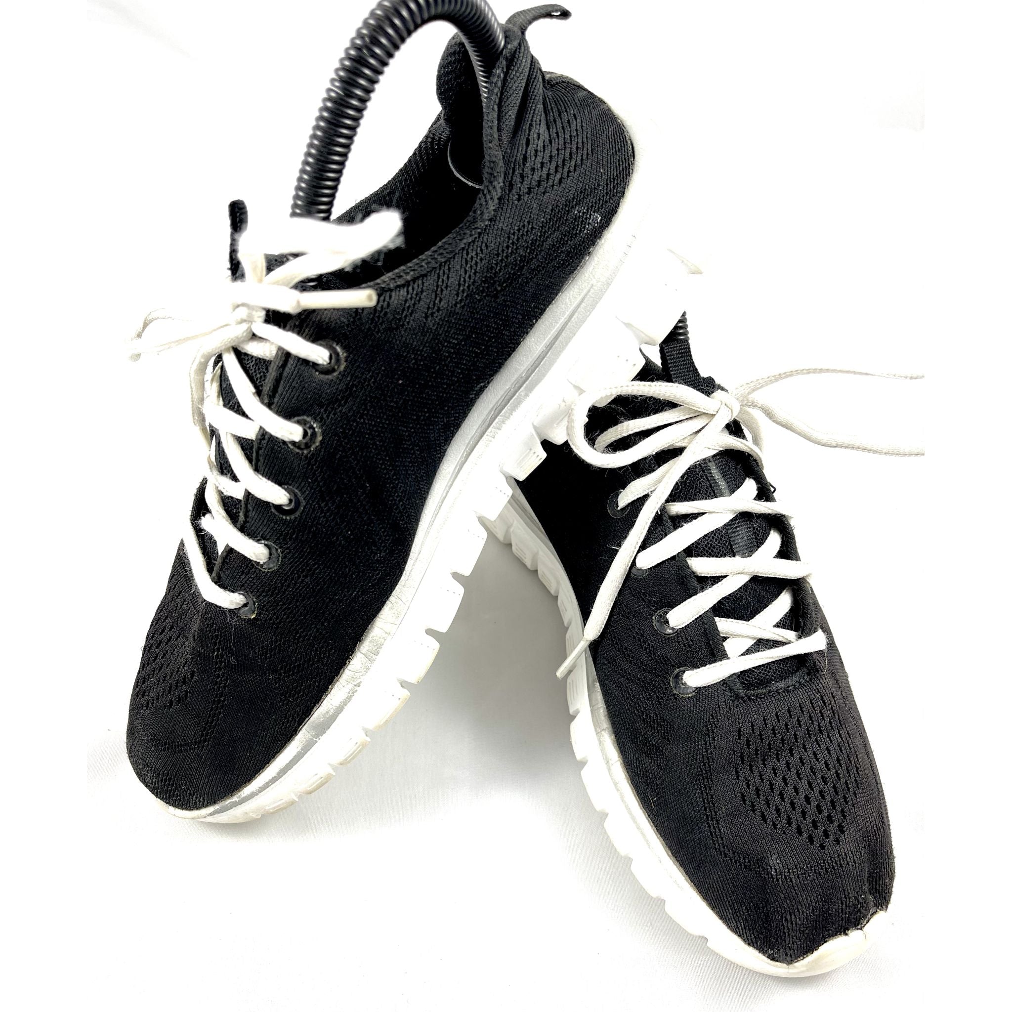 Black Skechers Sneakers