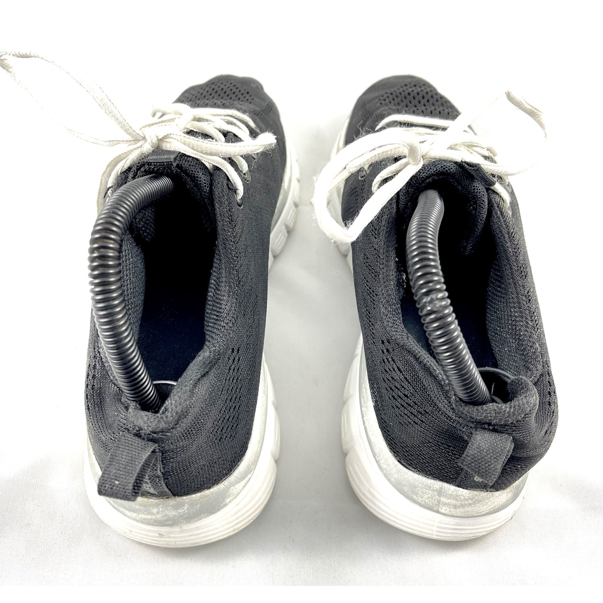 Black Skechers Sneakers