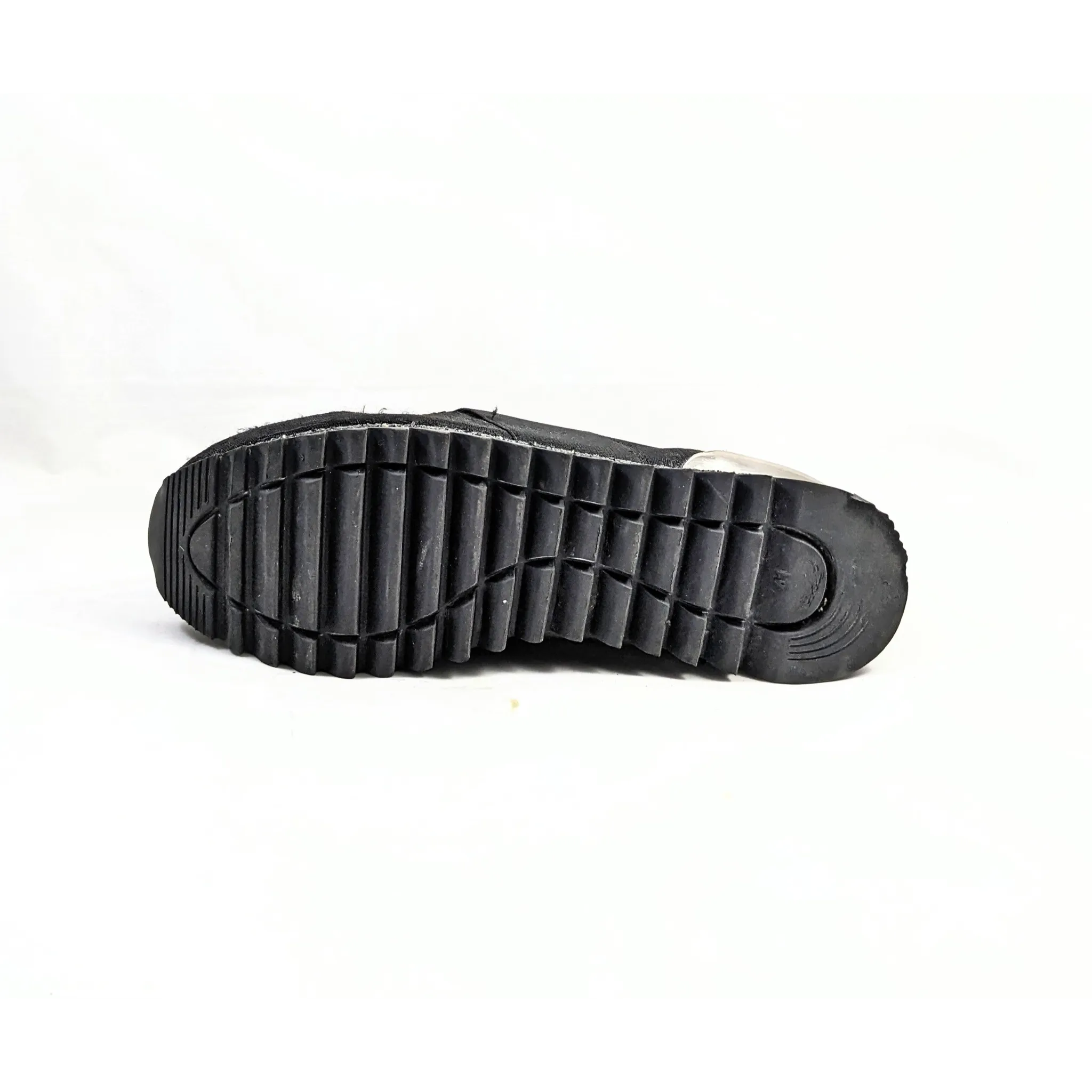 حذاء سهل الارتداء باللون الأسود