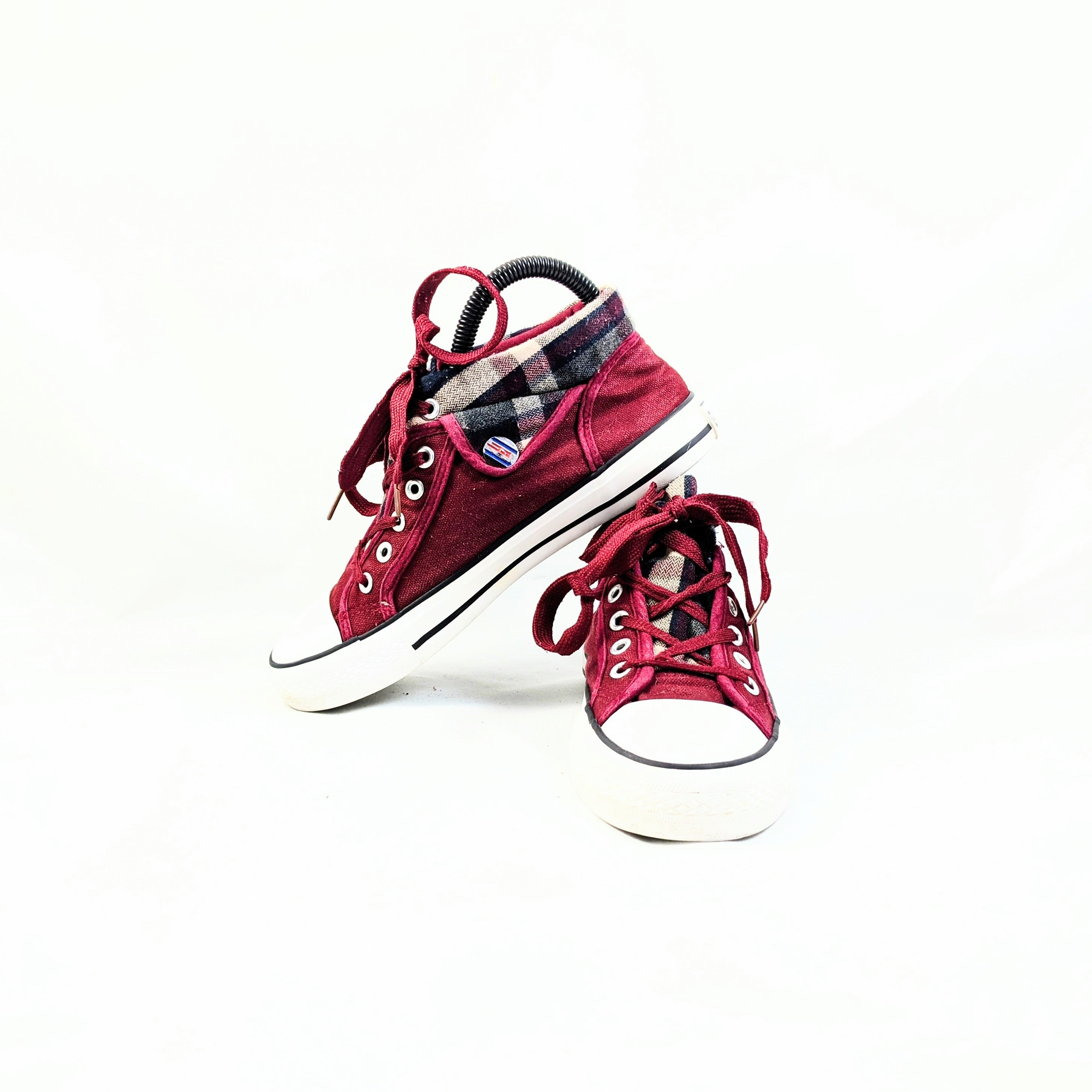 Guoan Maroon Sneakers