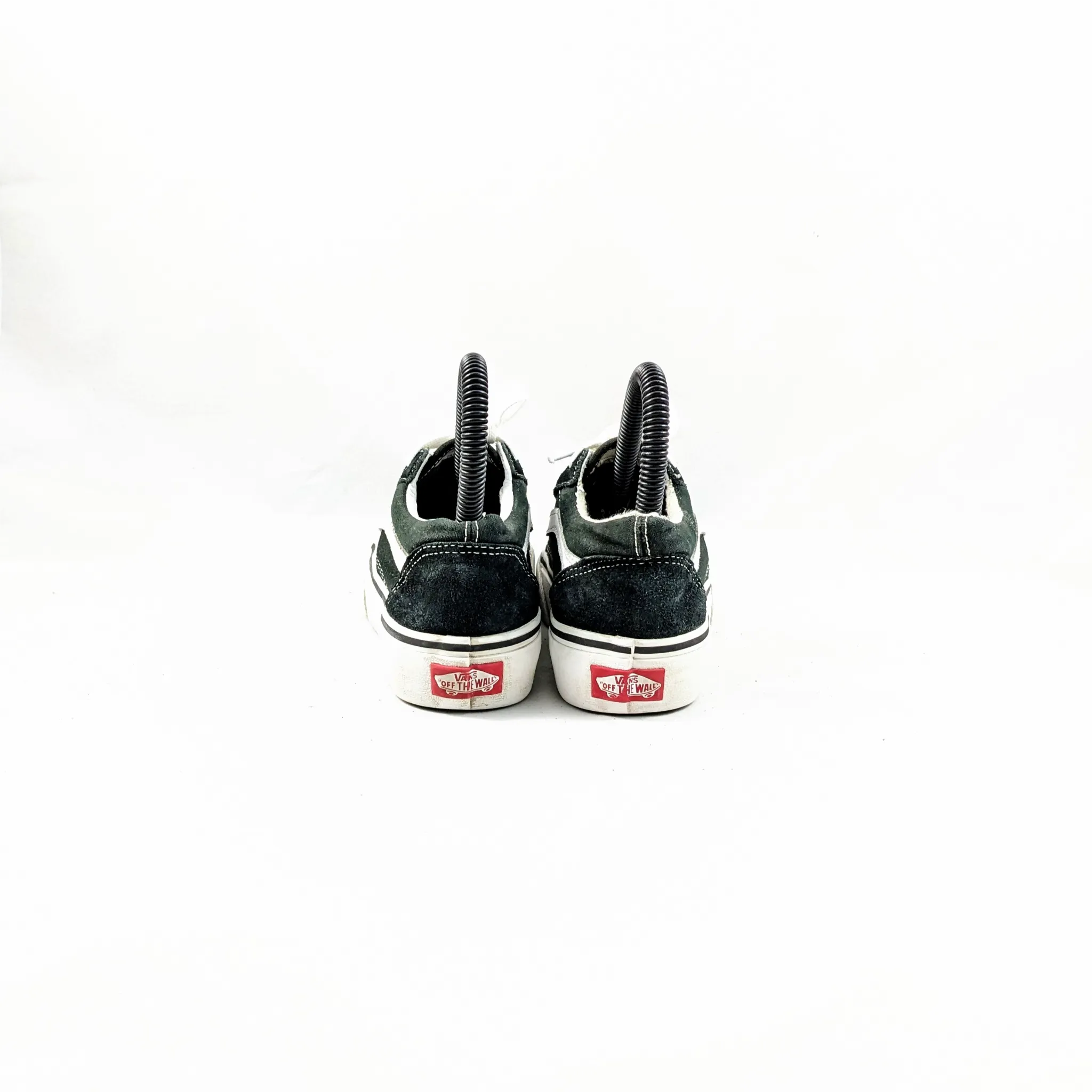 حذاء رياضي فانس أولد سكول للأطفال باللون الأسود