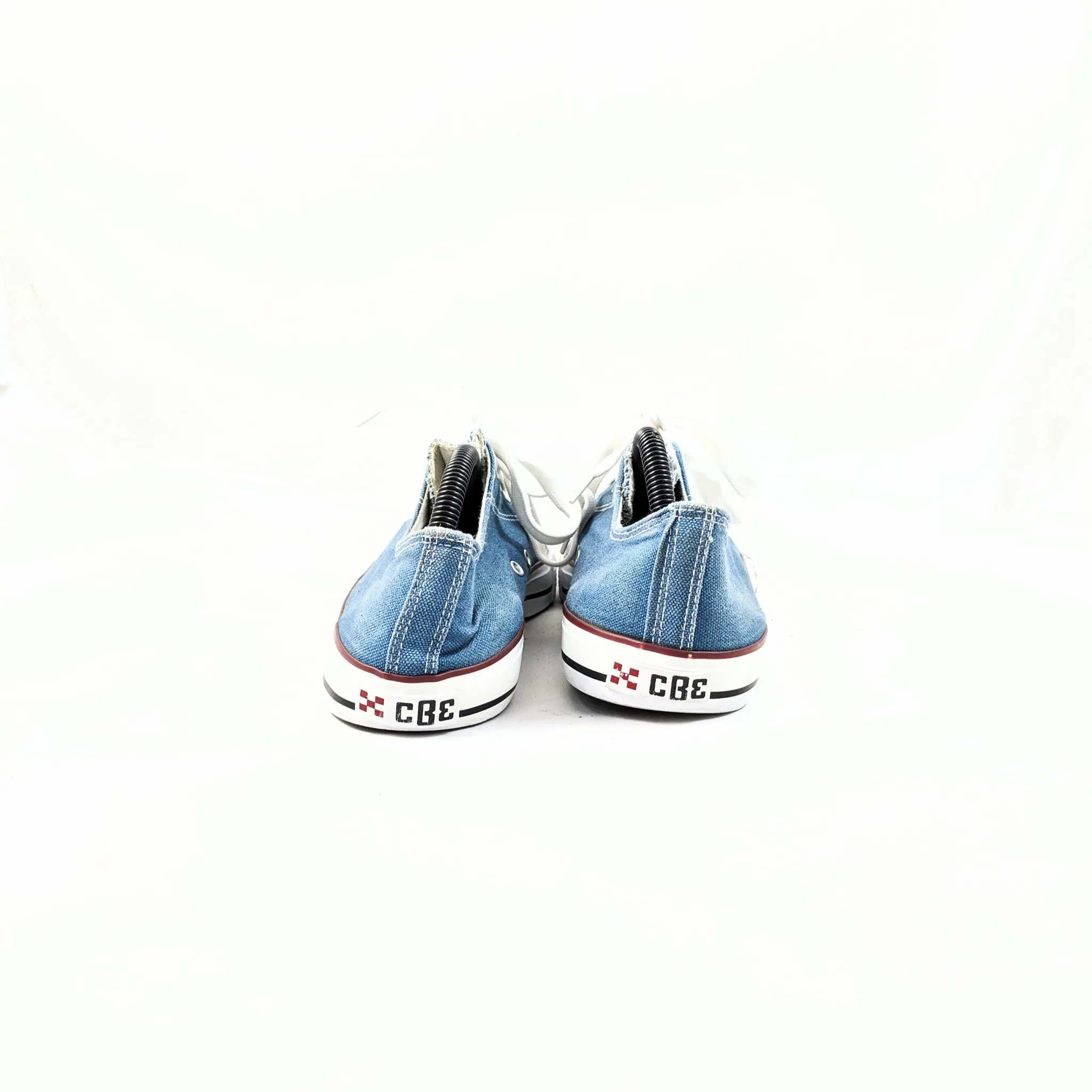 حذاء CBE باللون الأزرق