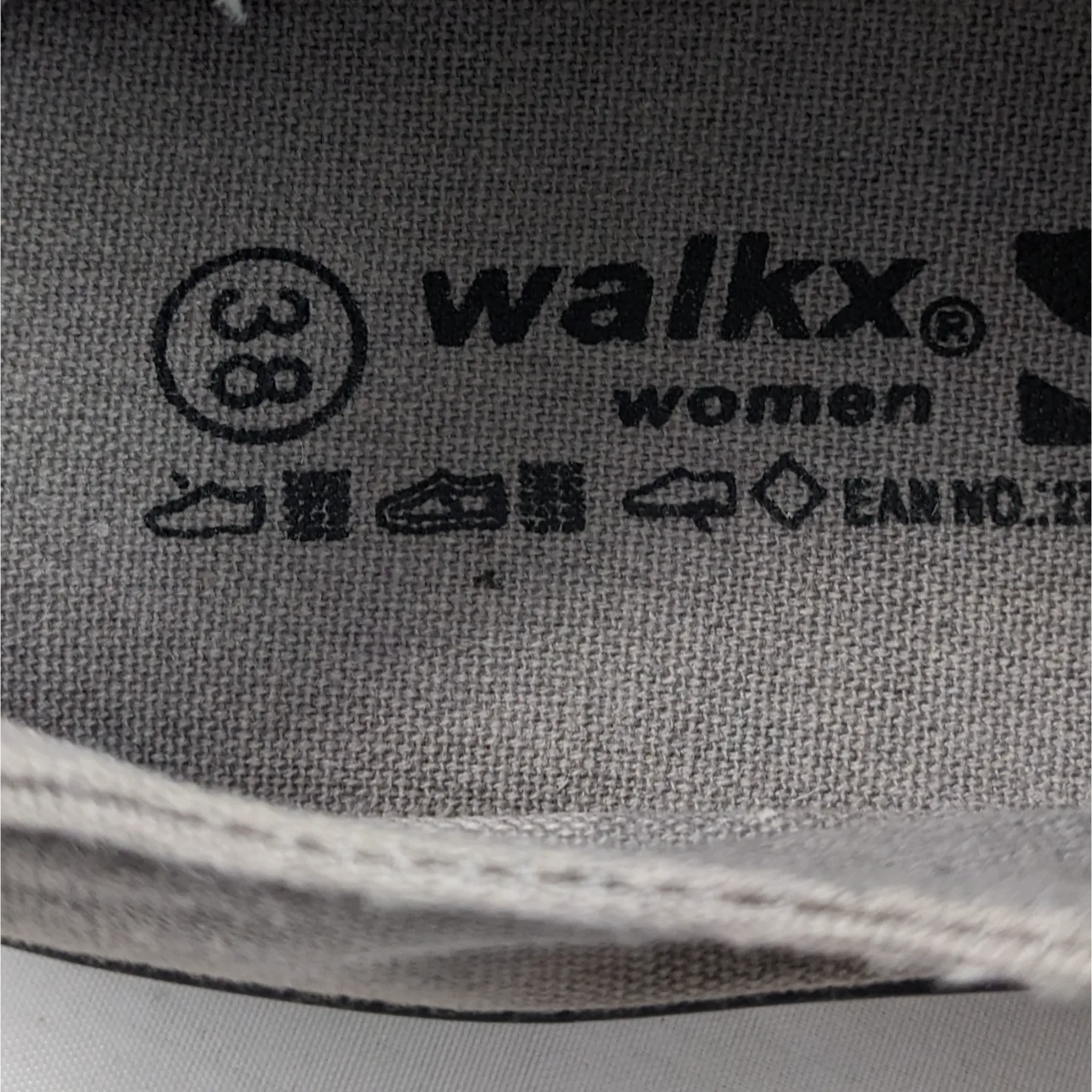 أحذية رياضية باللون الرمادي من Walkx