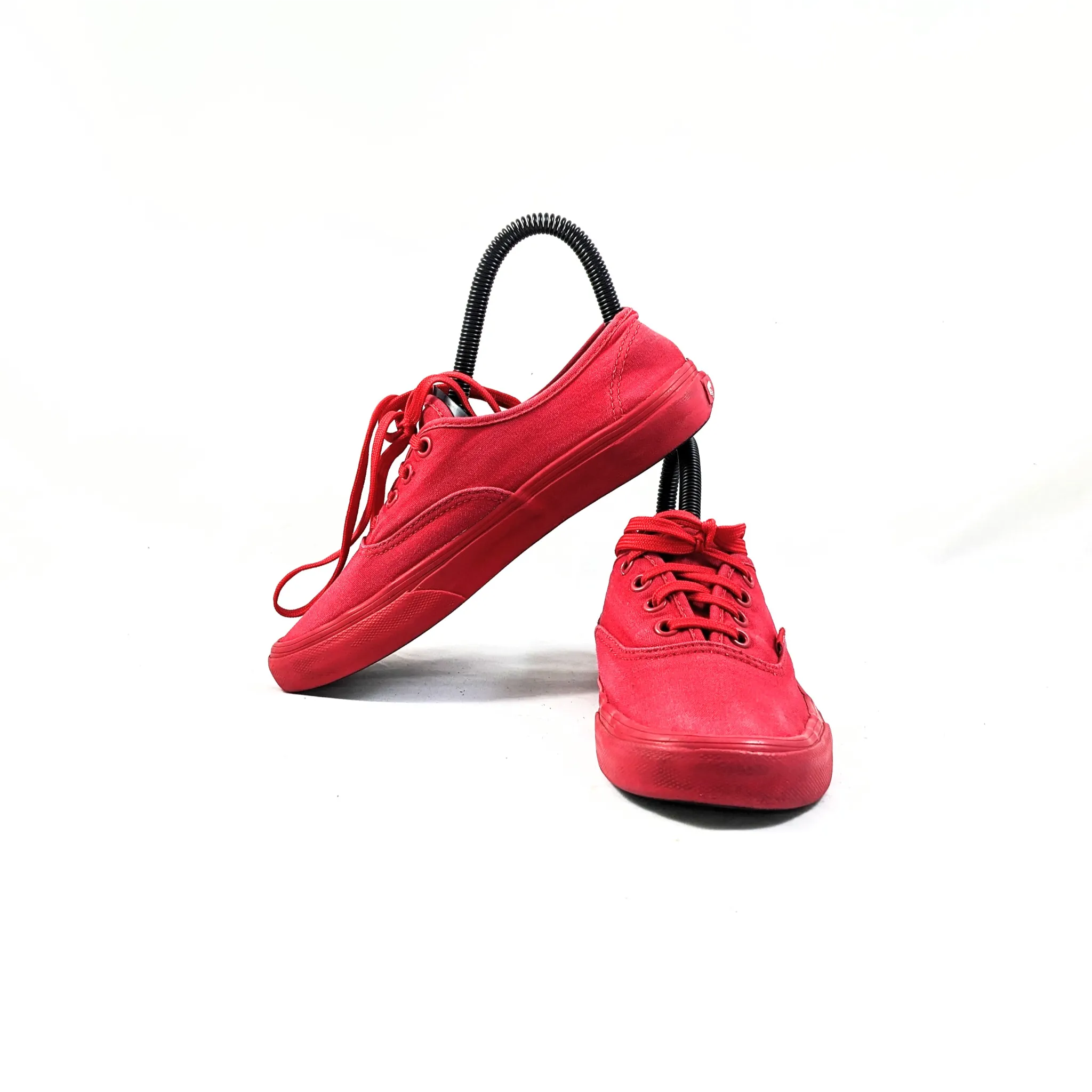 حذاء فانس باللون الأحمر