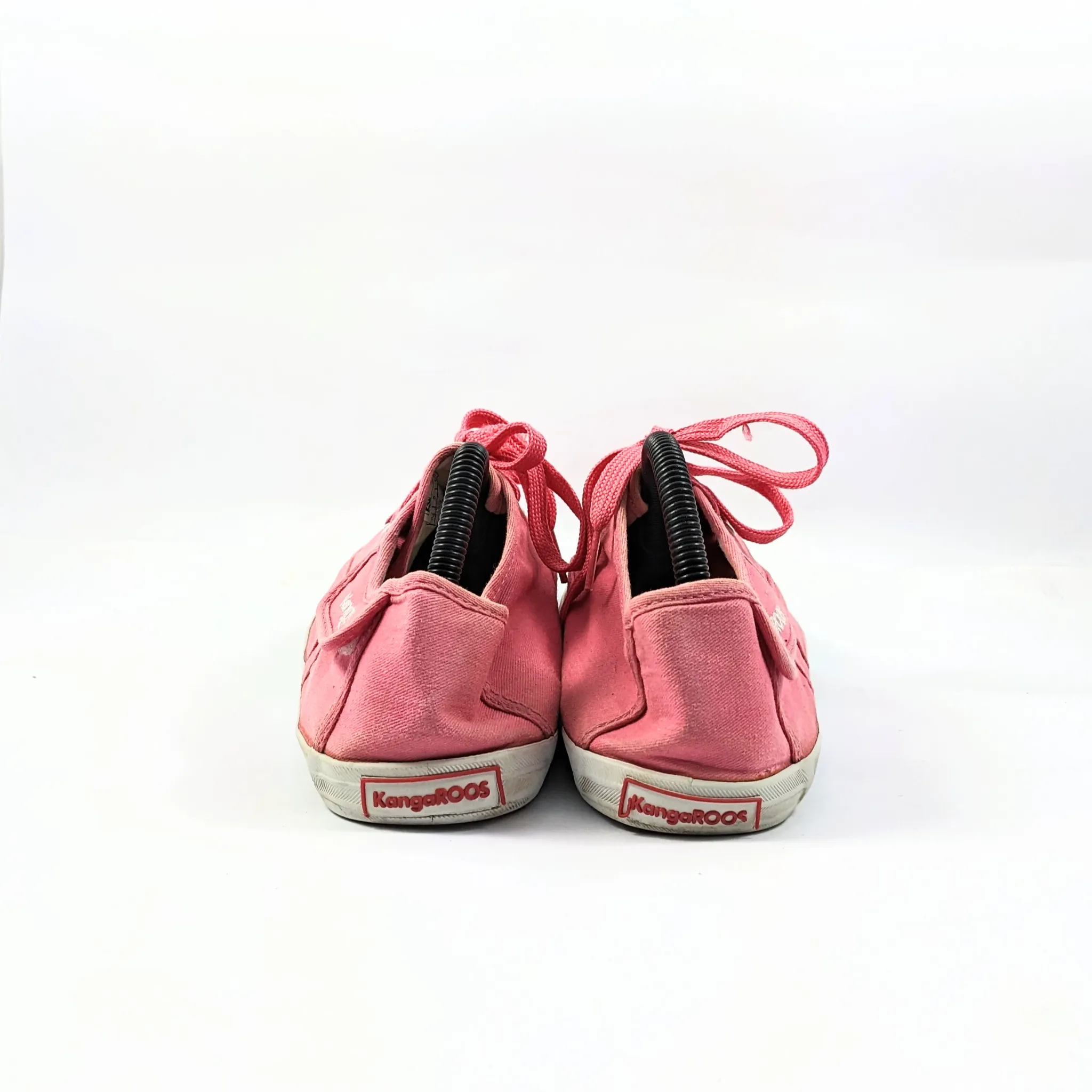أحذية رياضية باللون الوردي من KangaRoos