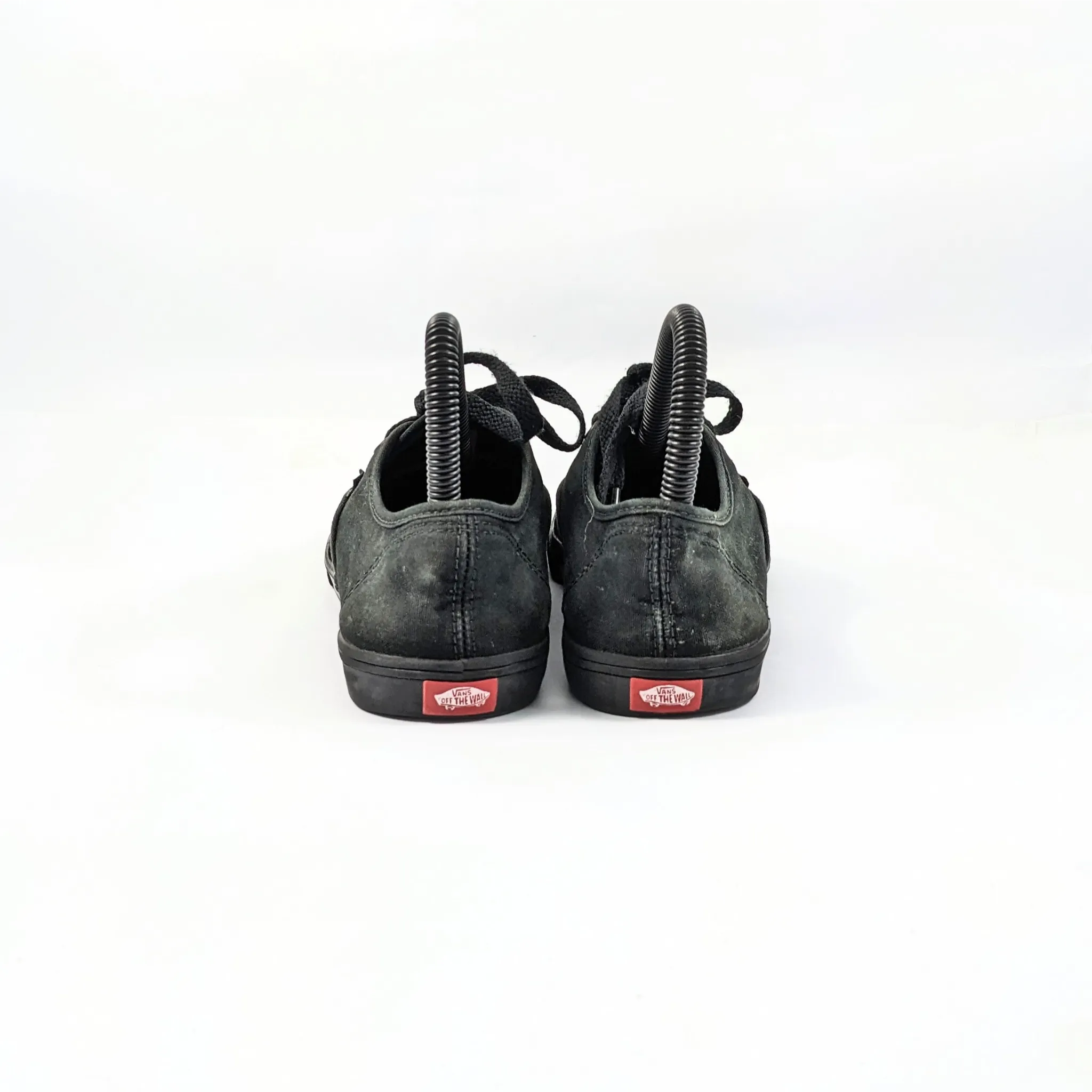 حذاء رياضي نسائي باللون الأسود من فانس