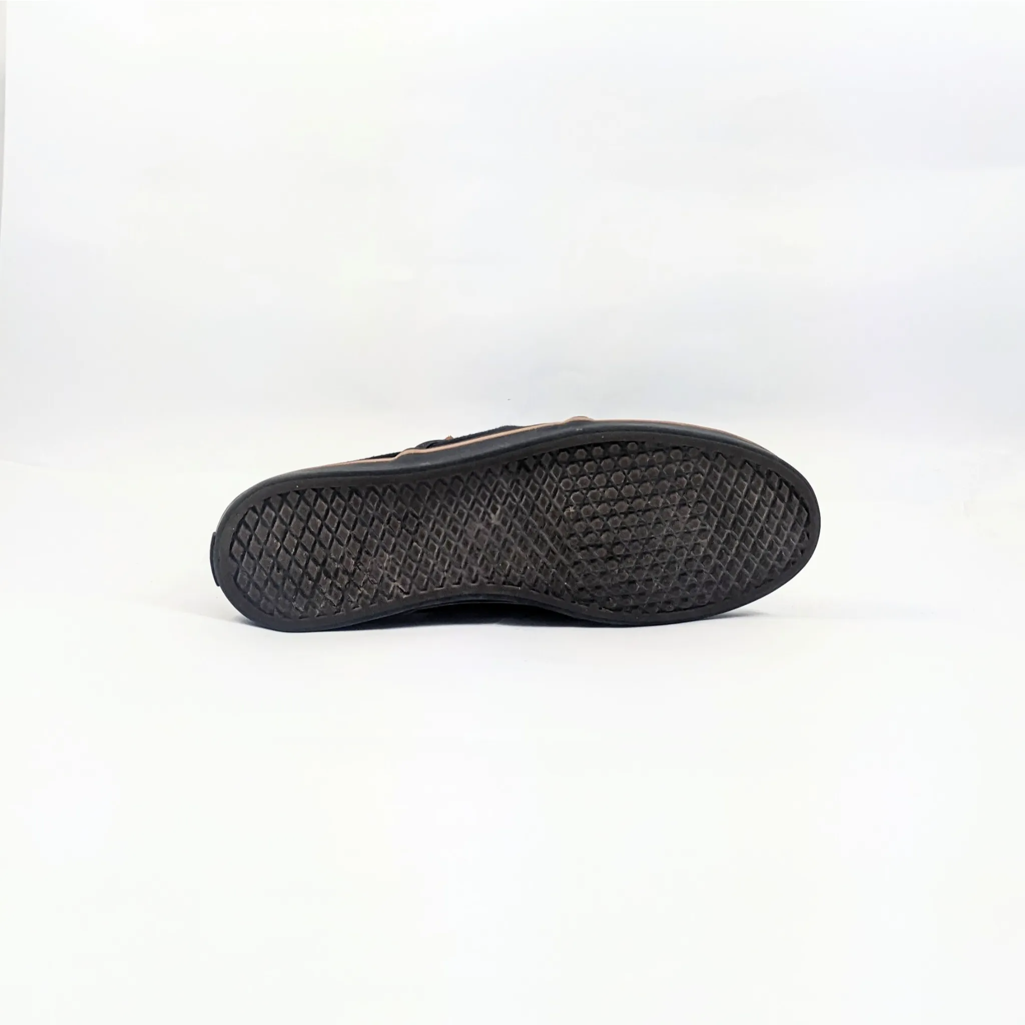 حذاء فانس هايتوب باللون الأسود