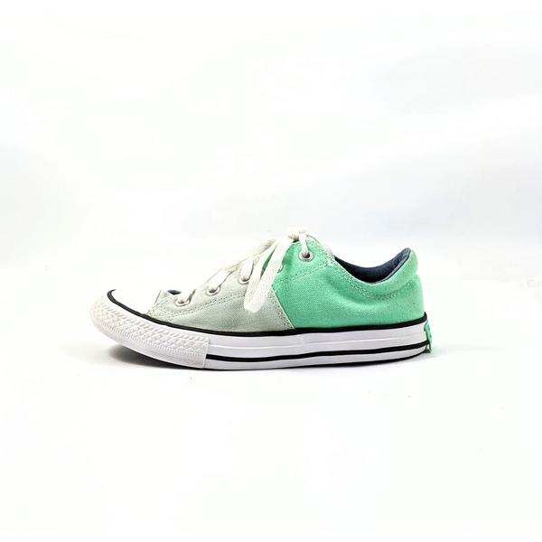 حذاء كونفرس باللون الأخضر