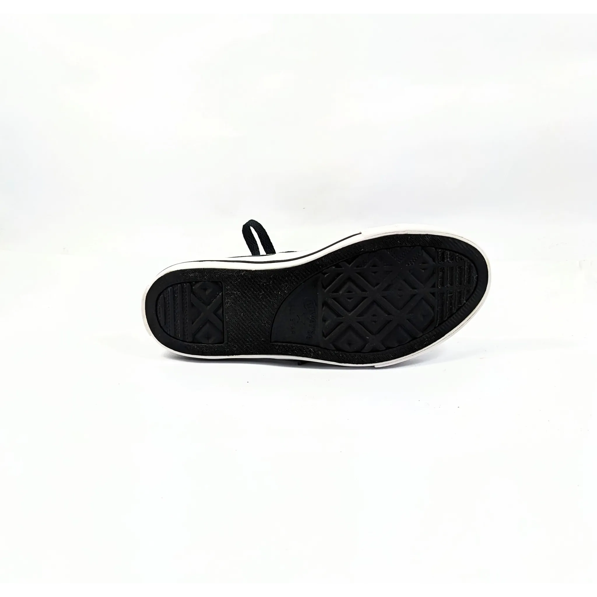 كونفرس أحذية رياضية سوداء