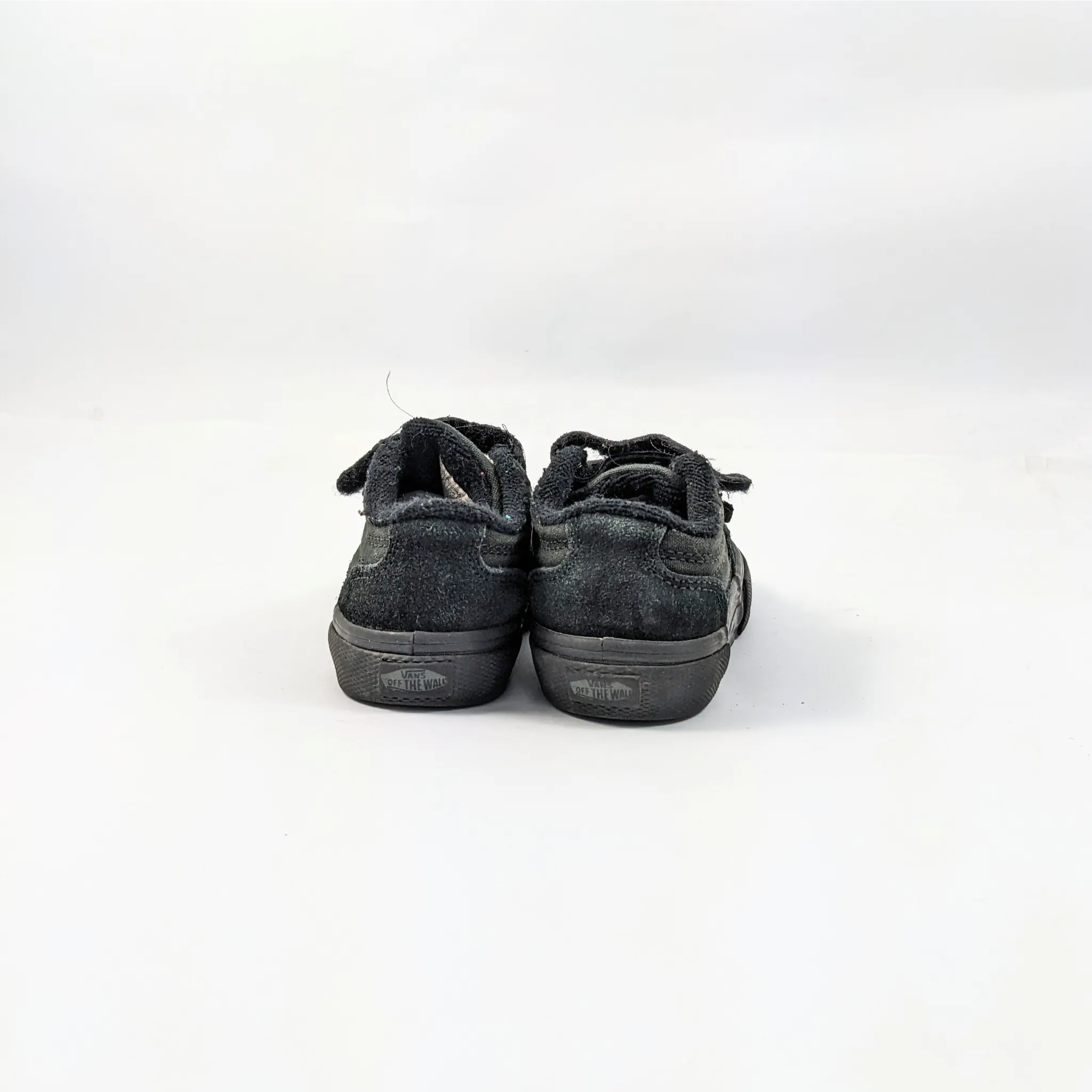 فانس أحذية رياضية سوداء للأطفال