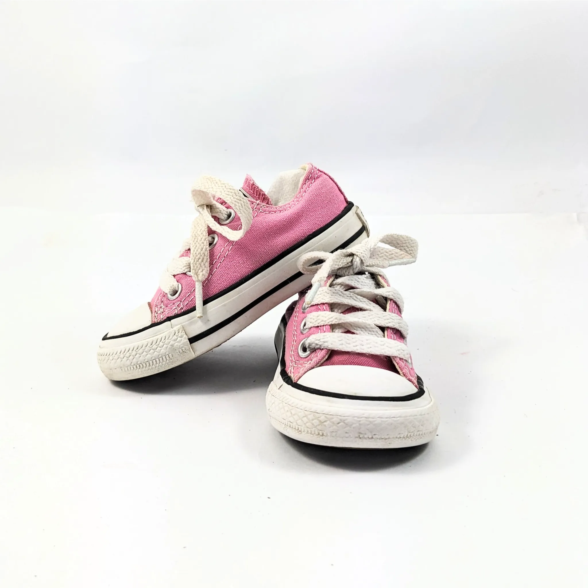 حذاء رياضي للأطفال من كونفرس باللون الوردي