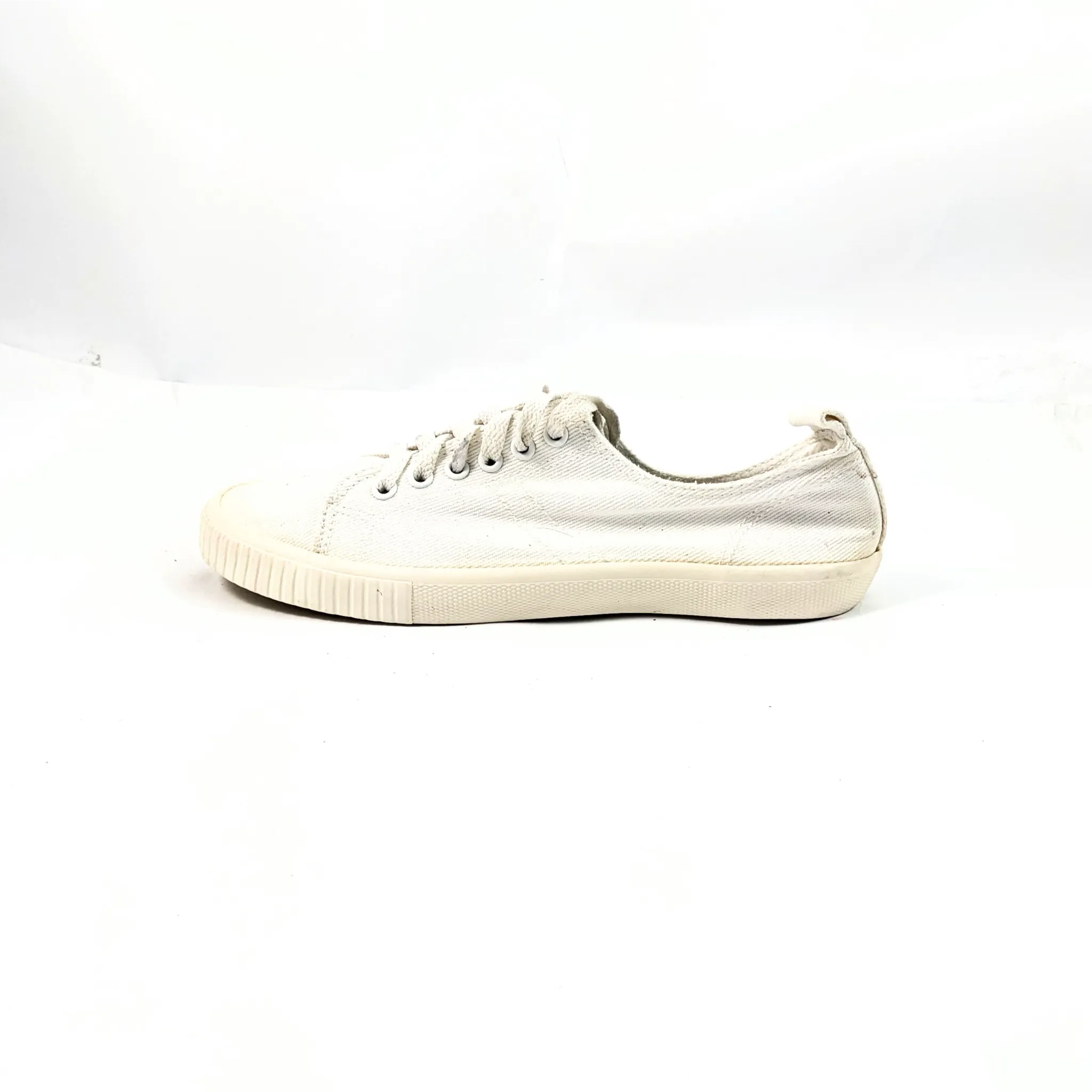 OSIIO White Sneakers