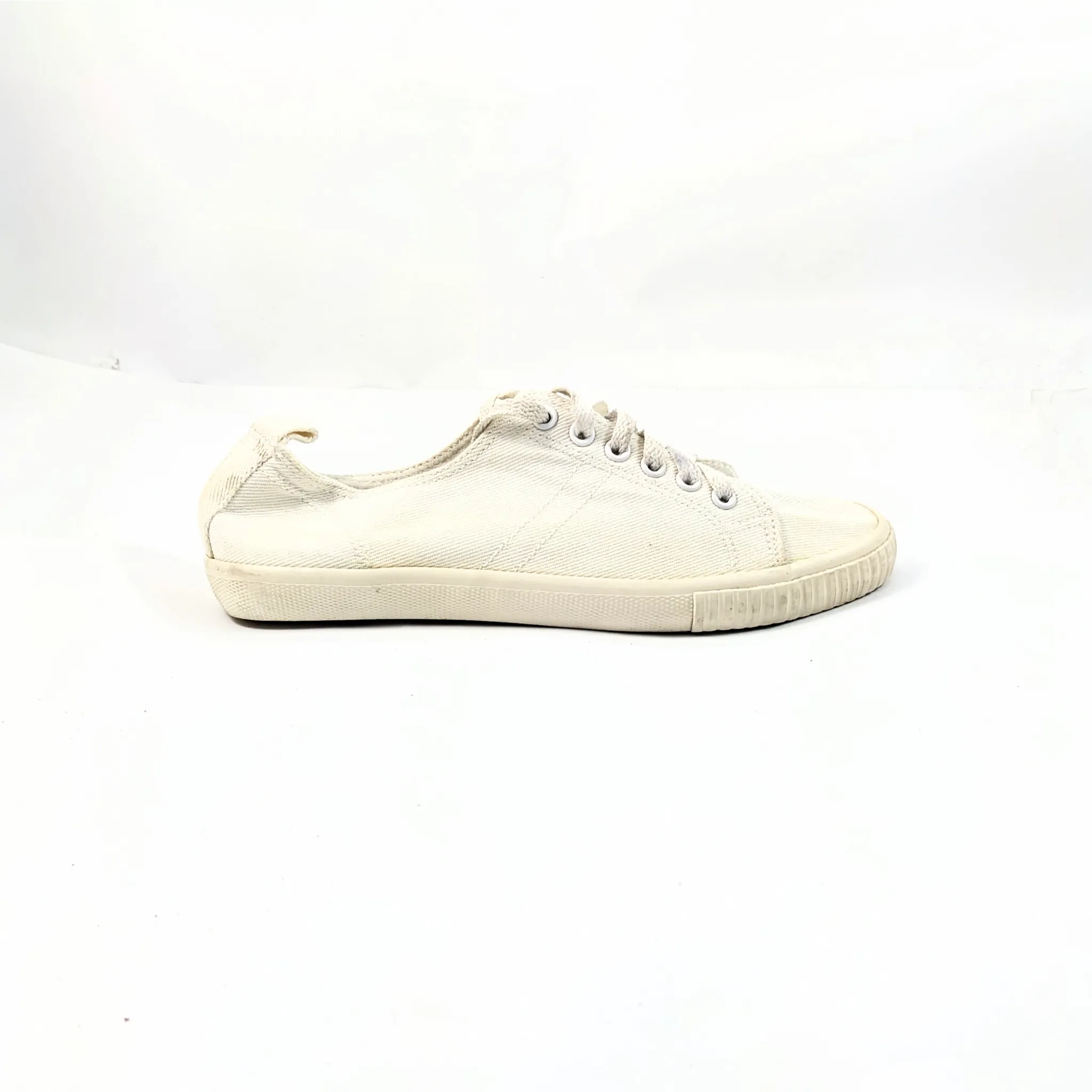 OSIIO White Sneakers