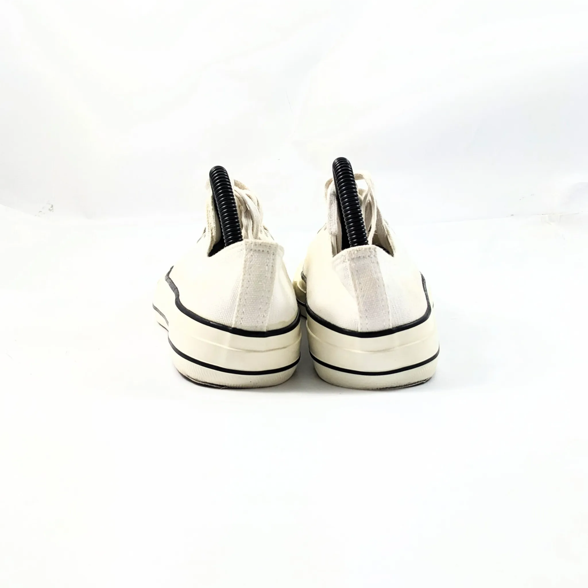 Vty White Sneakers