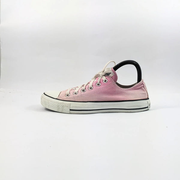 حذاء كونفرس باللون الوردي