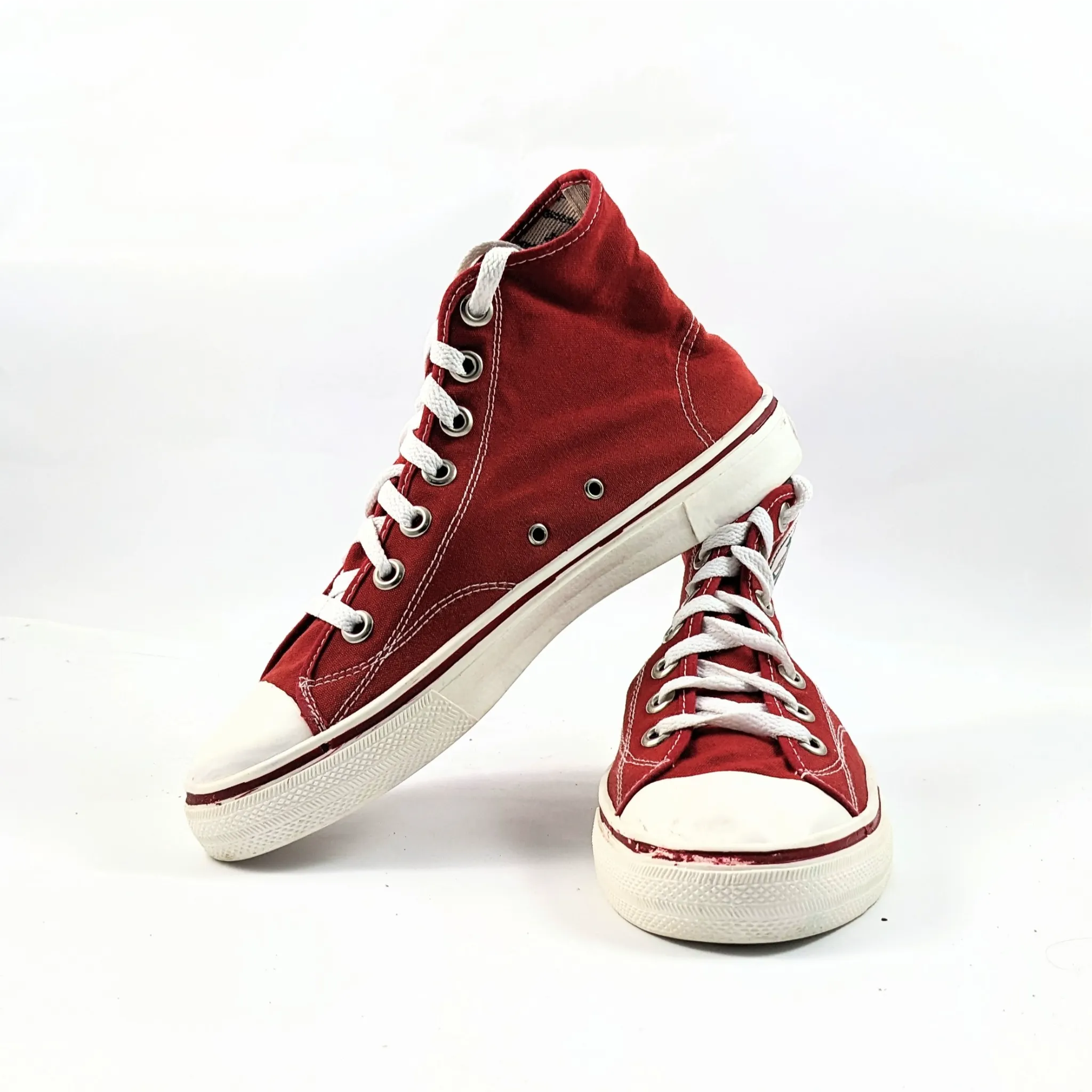 Menso Red Hightops