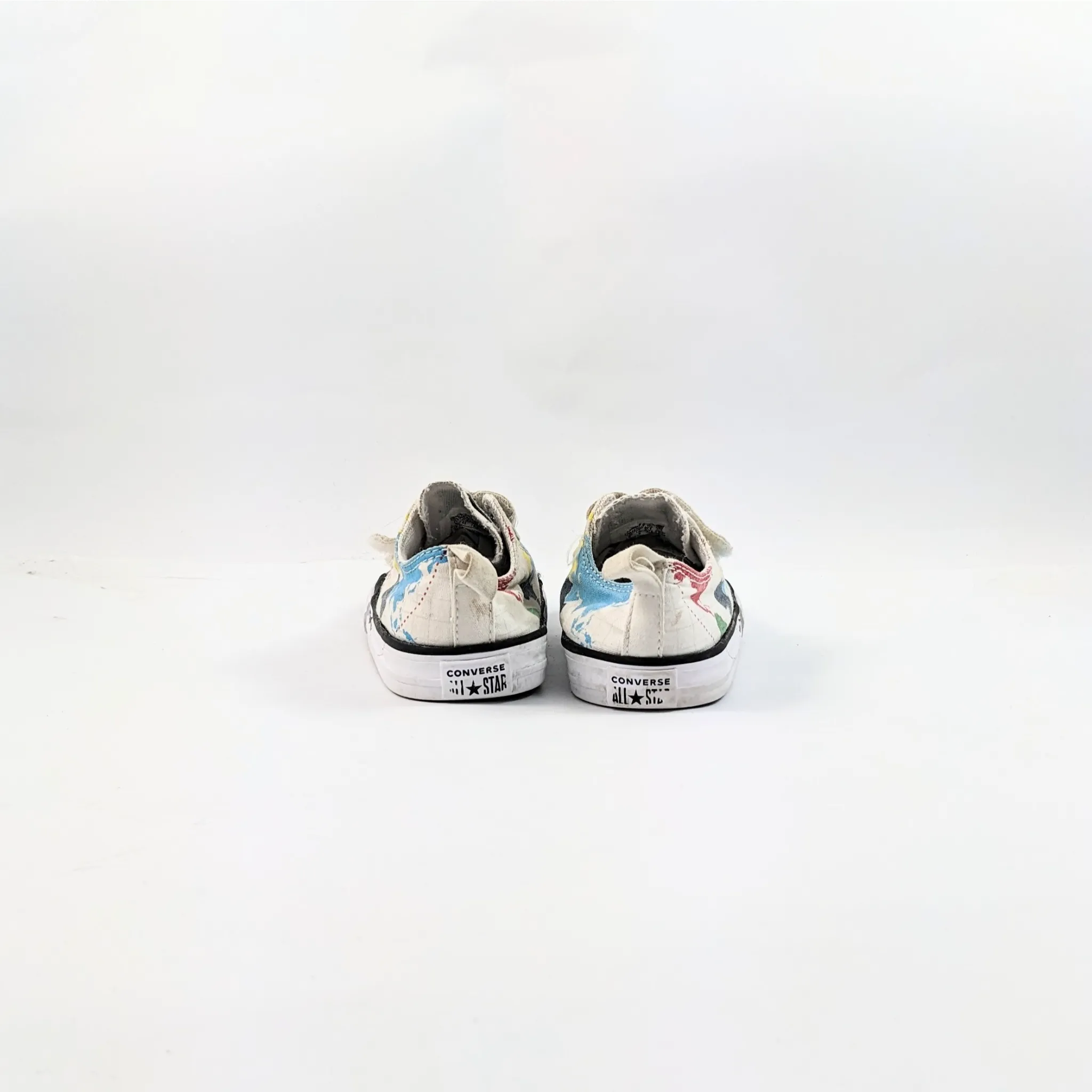 حذاء رياضي أبيض للأطفال من كونفرس