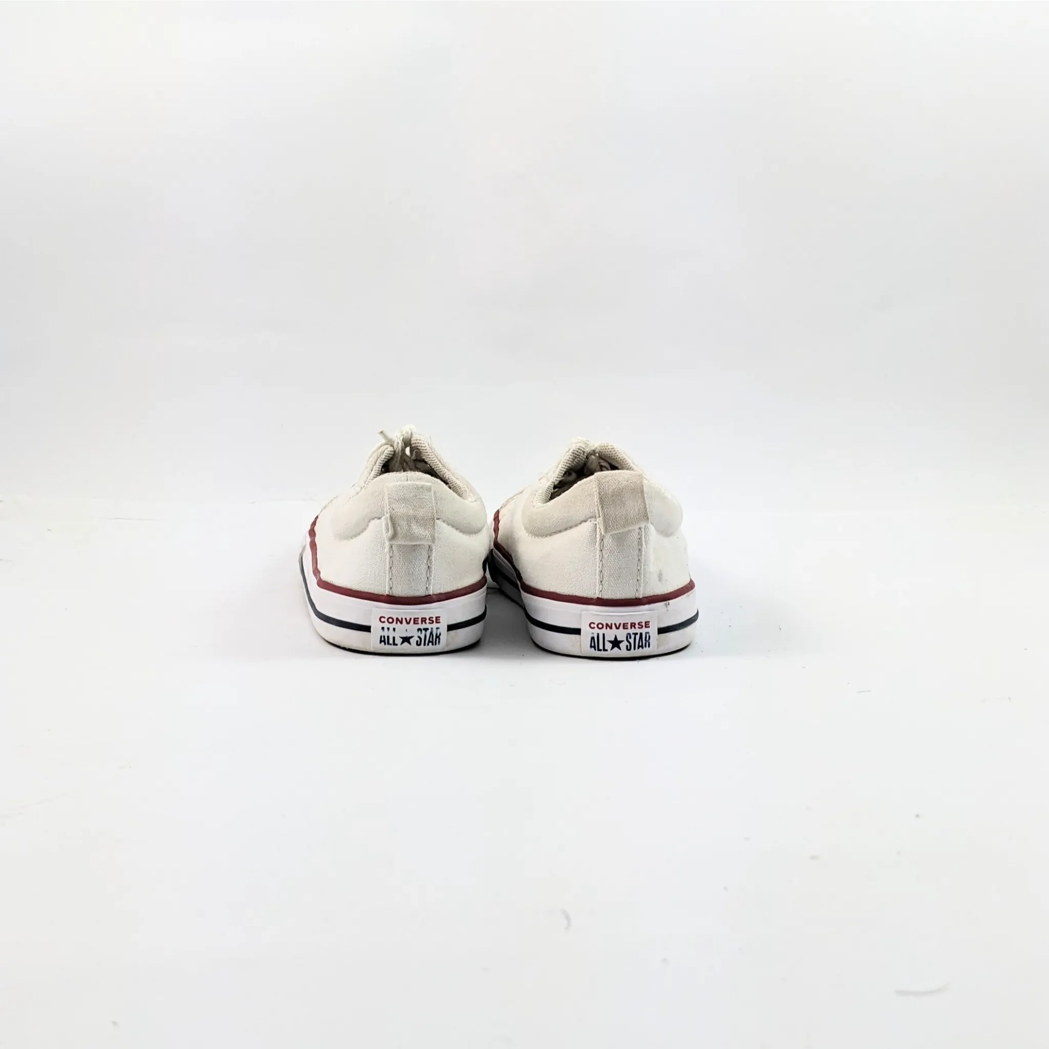 حذاء رياضي أبيض للأطفال من كونفرس