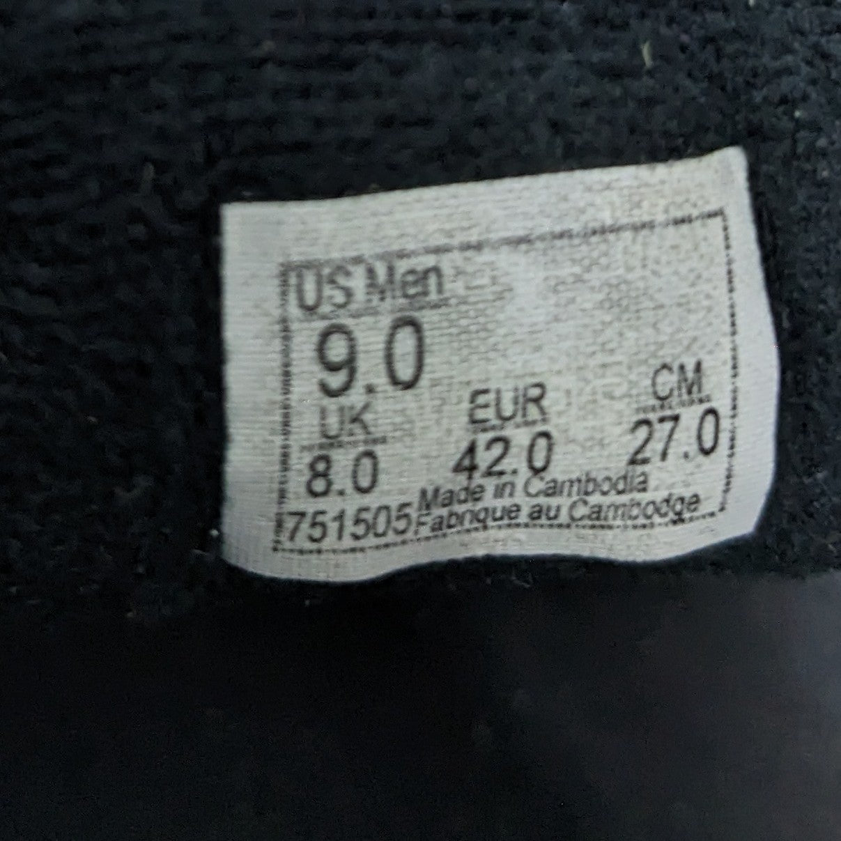 حذاء رياضي فانس أولد سكول أسود مخطط باللون الأبيض