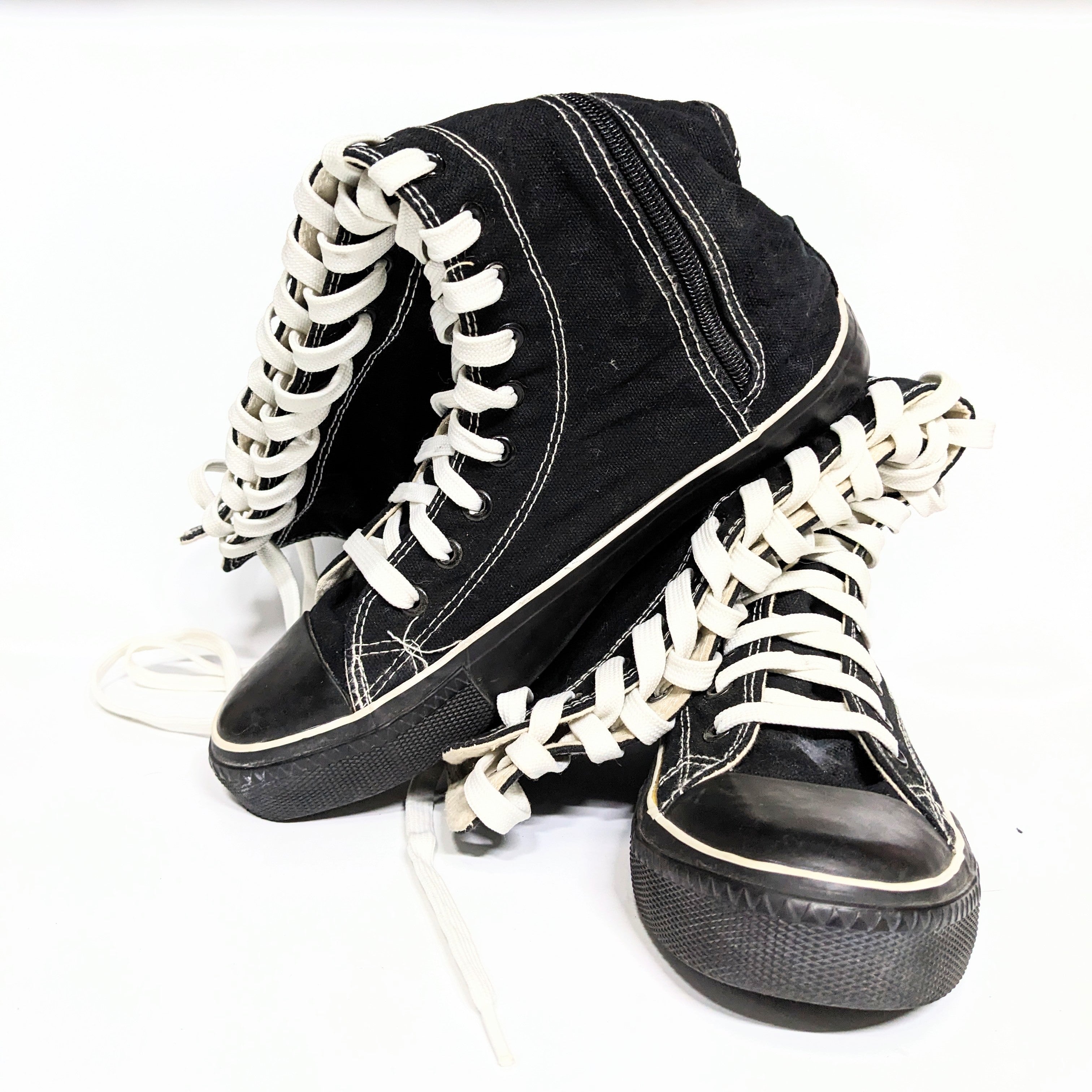 Black Syke Long High Top preloved Sneakers for Winter and Mountains