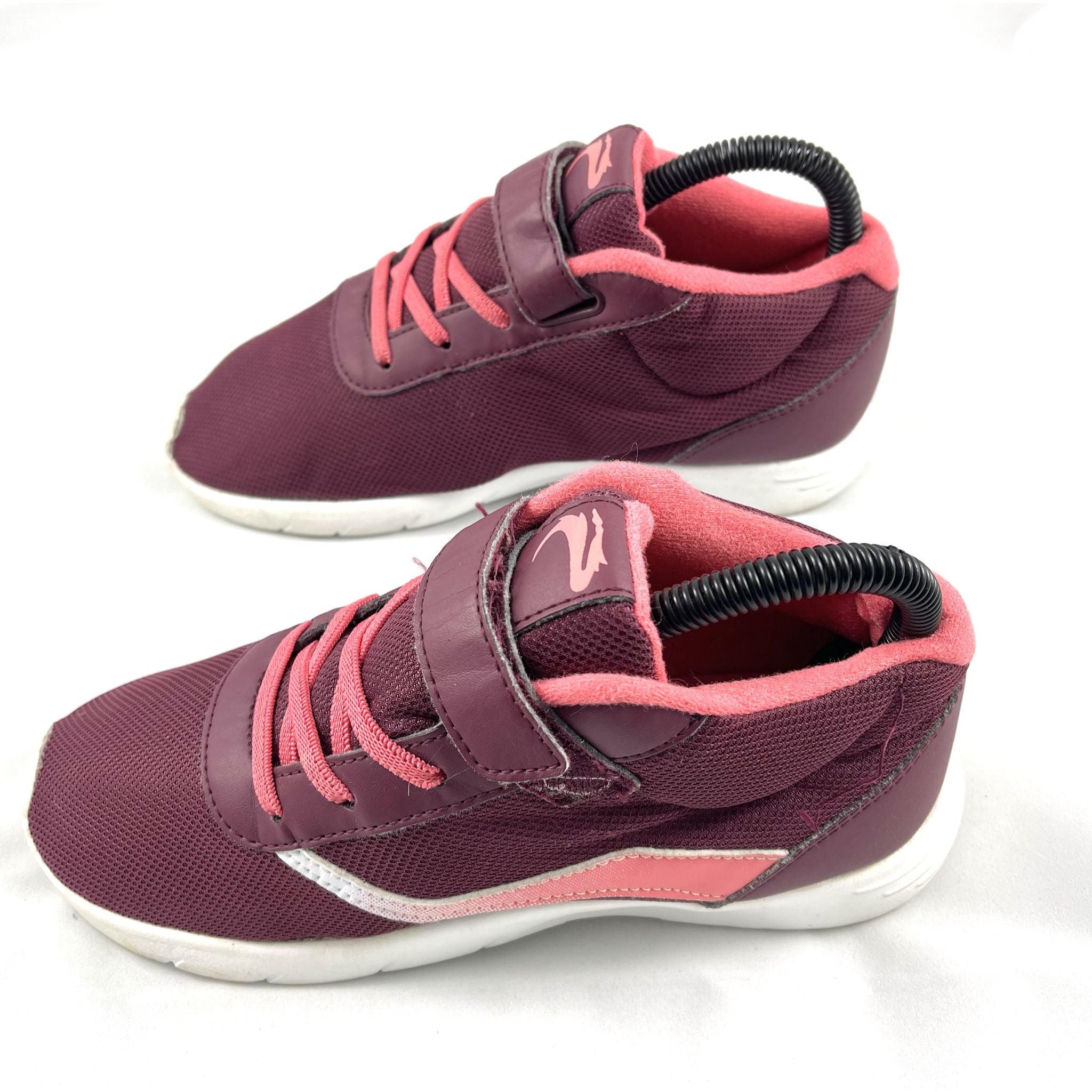 Maroon Preloved sneakers graceland at Zakheerah.pk Online store Lahore Pakistan 