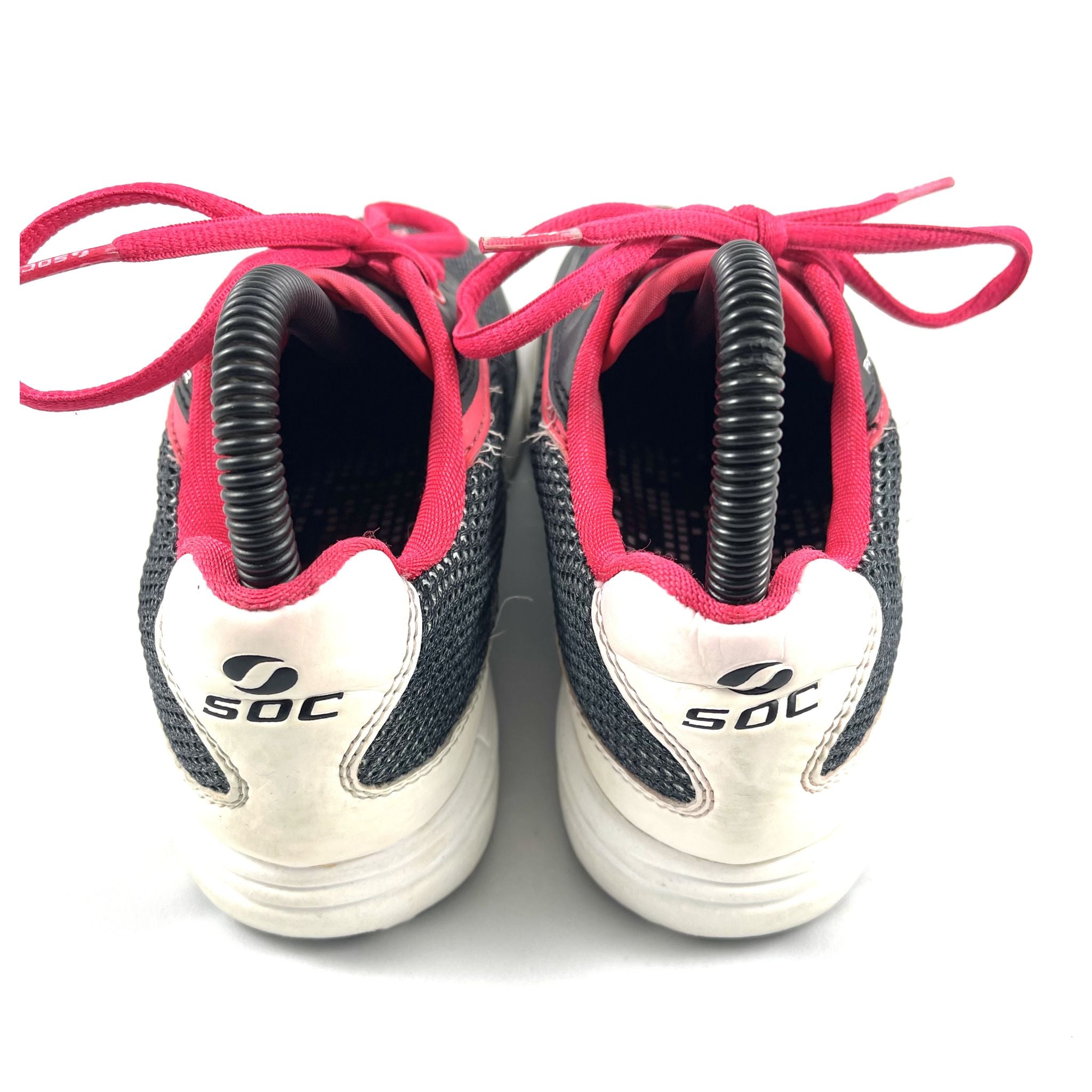 أحذية رياضية سوداء للياقة البدنية من SOC