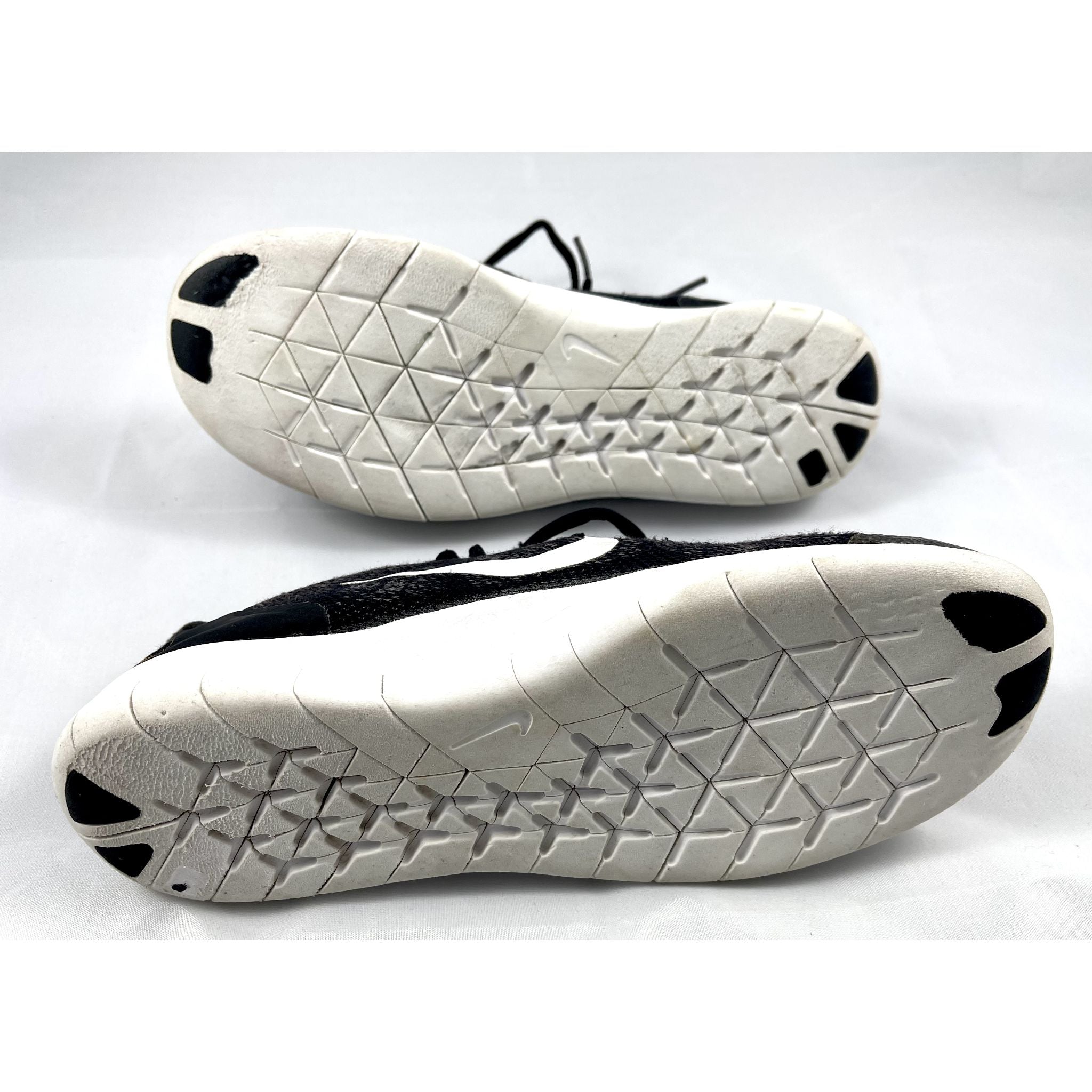 Nike Black Shoes for Men and Women