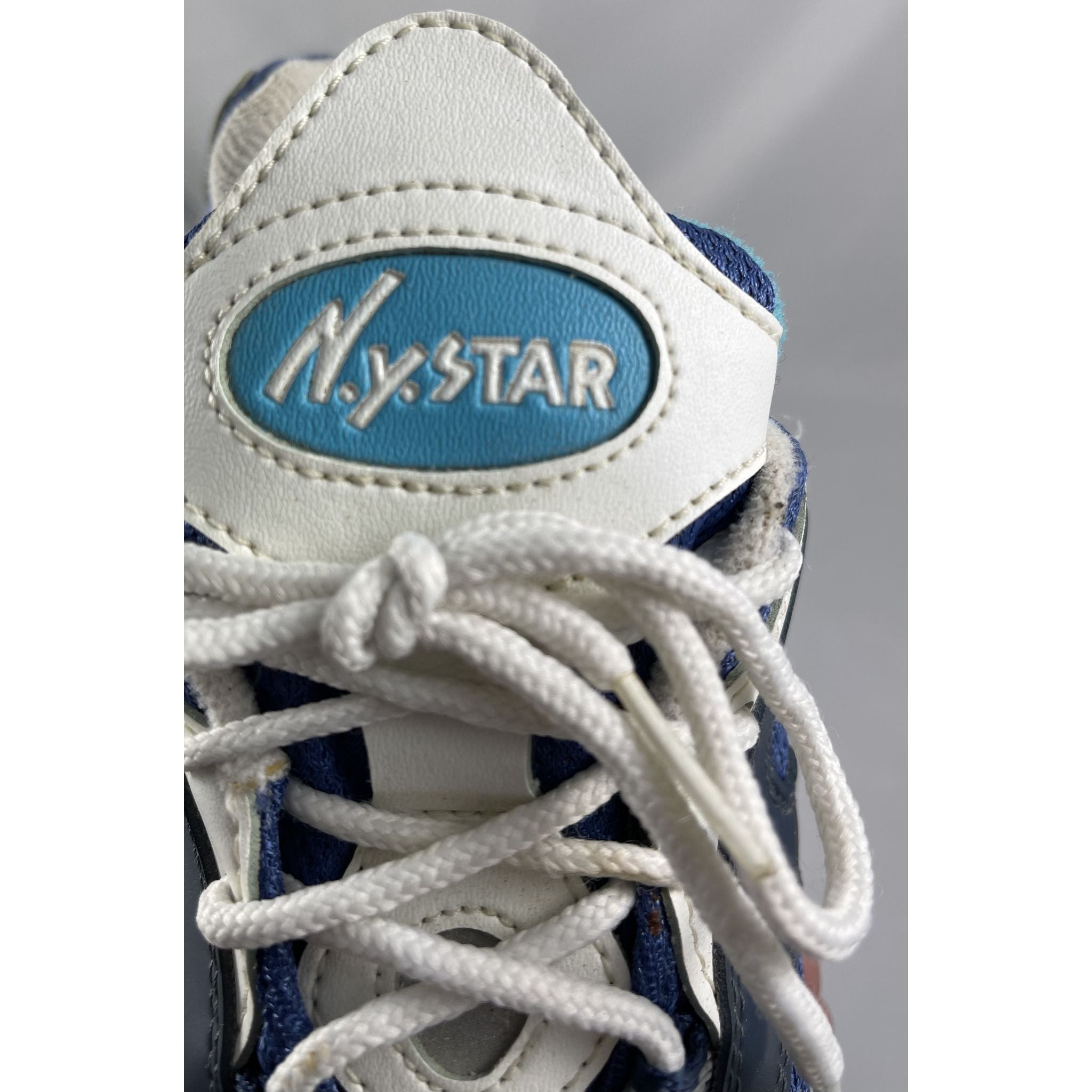 NYStar الأزرق ركض