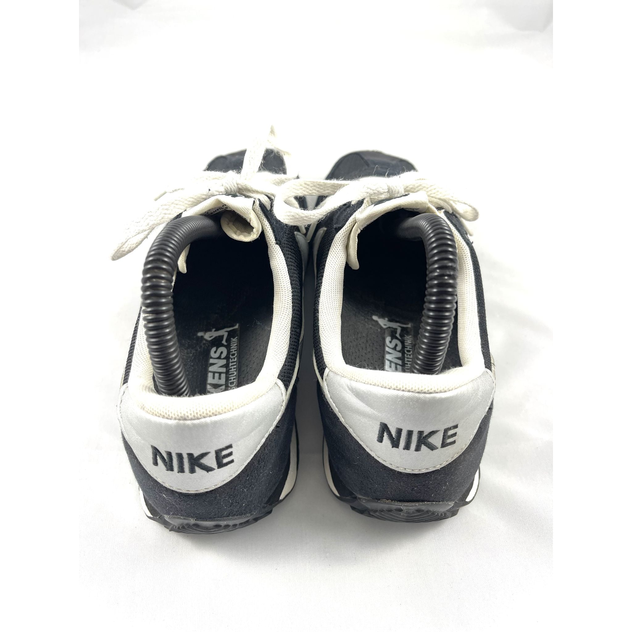 Nike Henkers Sneakers