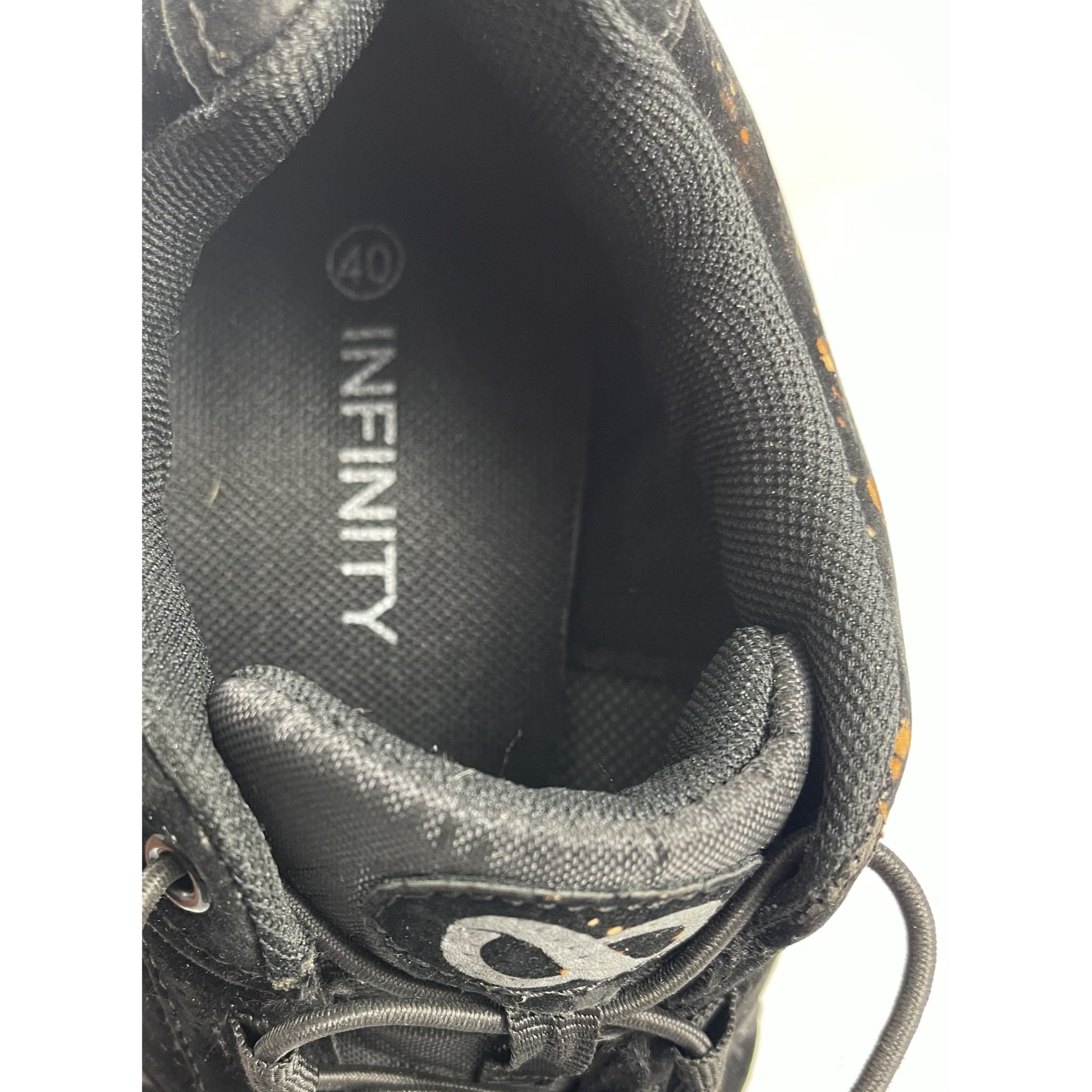 Infinity Black Sneakers