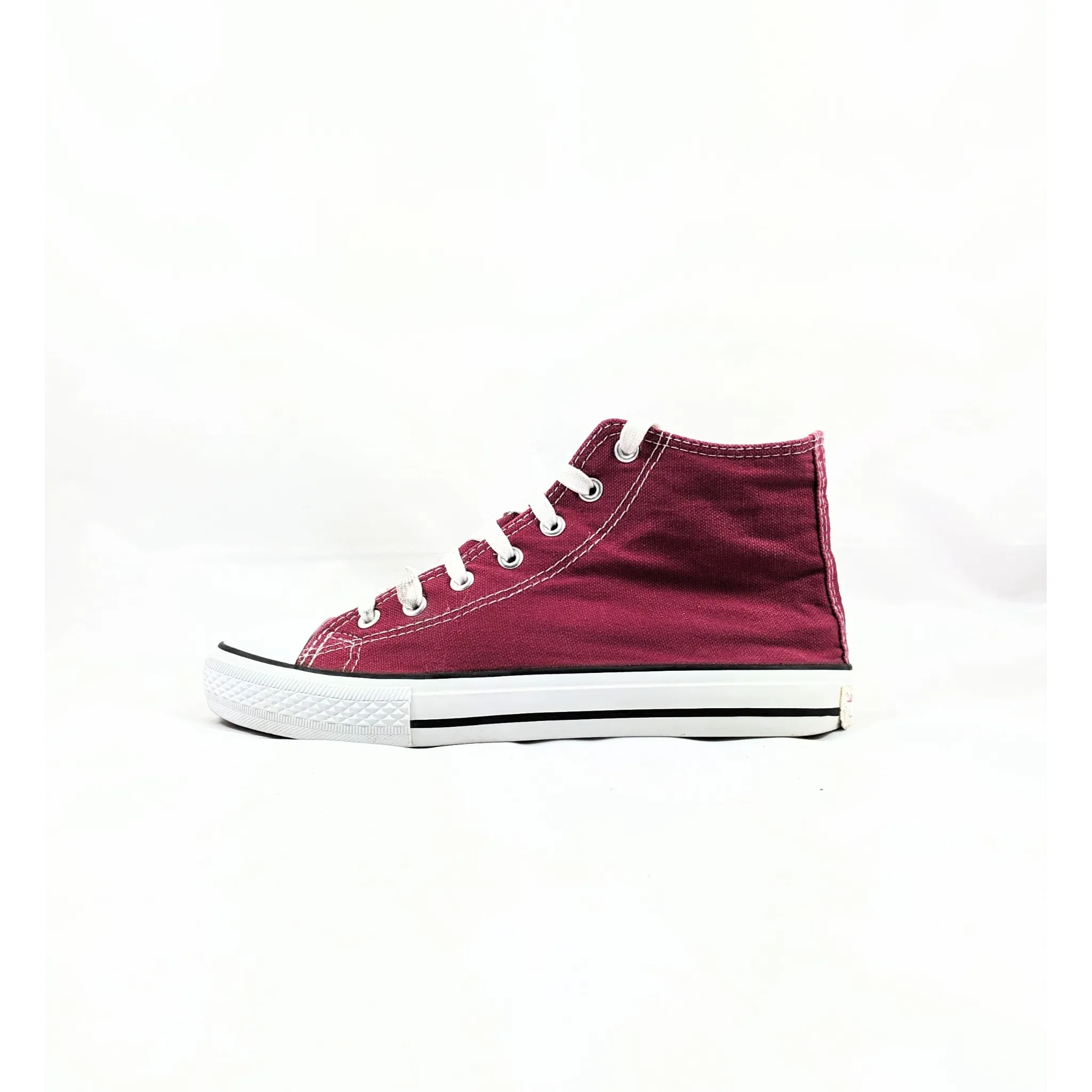 Maroon Converse-Sneakers