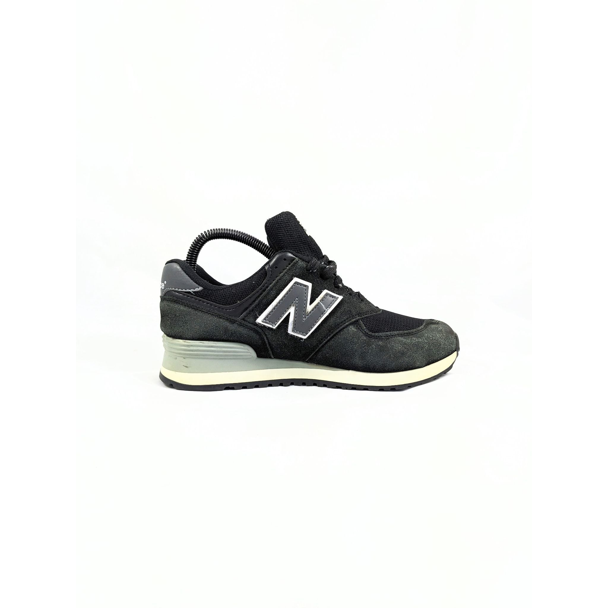 Black New-Balance Sneakers